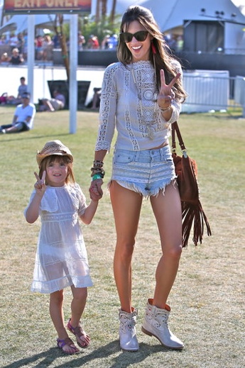 Alessandra-Ambrosio-brought-her-daughter-Anja-to-watch-The-Lumineers-perform-at-Coachella.